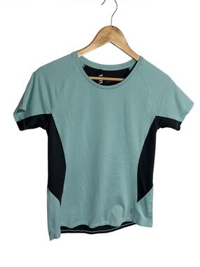 Second skin green stripes & gray athletic short sleeve shirt size Medium